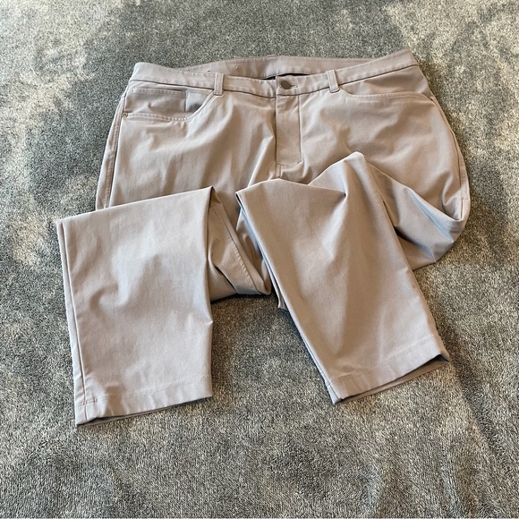 2024 Lululemon ABC Slim-Fit 5 Pocket Pant 30"L *Warpstreme
Asphalt Grey Size 36 - Picture 4 of 14